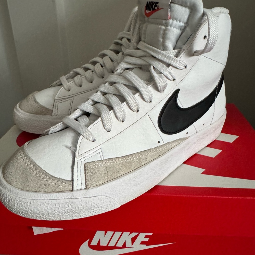 Nike Blazer Mid Size: 4.5
